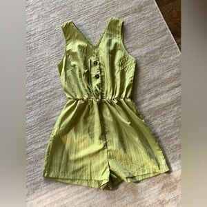 Green Sleeveless Button-Up Dress